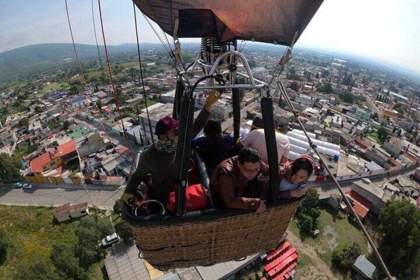 Hot Air Balloon Flight over Teotihuacan with Buffet Breakfast