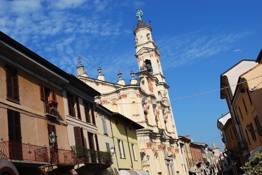 Crema In-App Audio Tour: Exploring the Hidden Gem of Lombardy