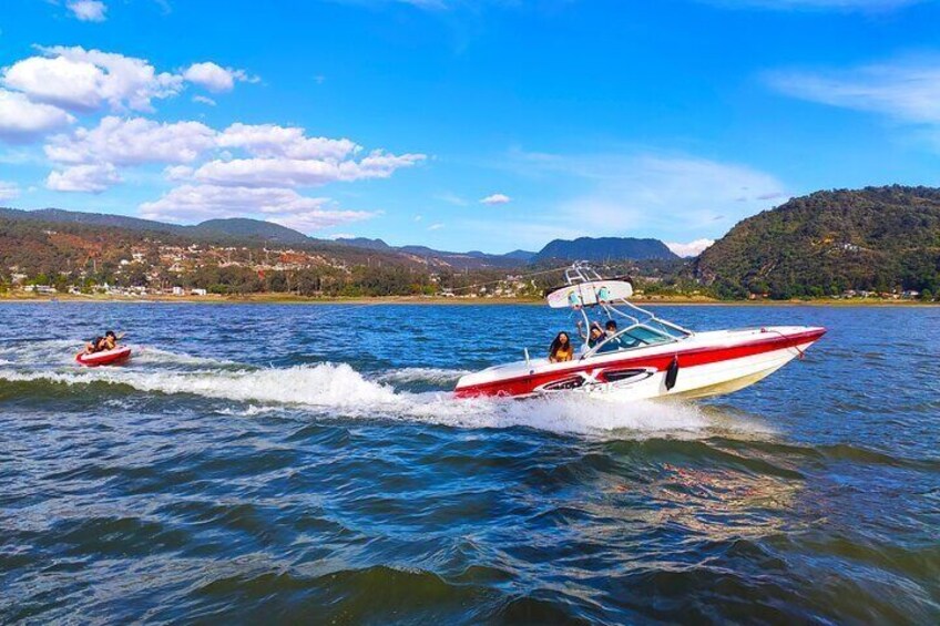 Private Ski Boat Tour in Valle de Bravo