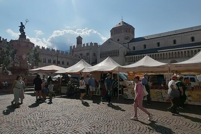 2 Hours Tasting and Private Guided Visit to the Market in Trento