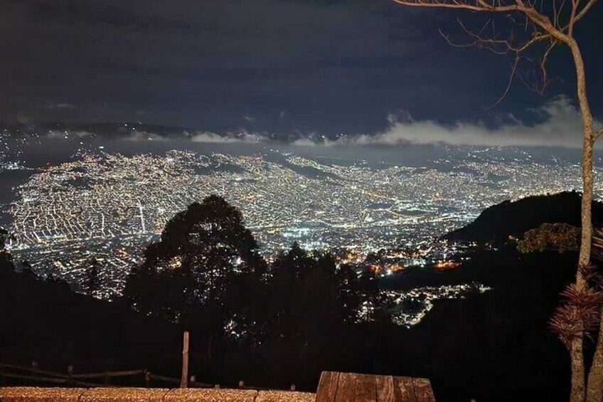 Private Night Tour of the Best Viewpoints in Medellín