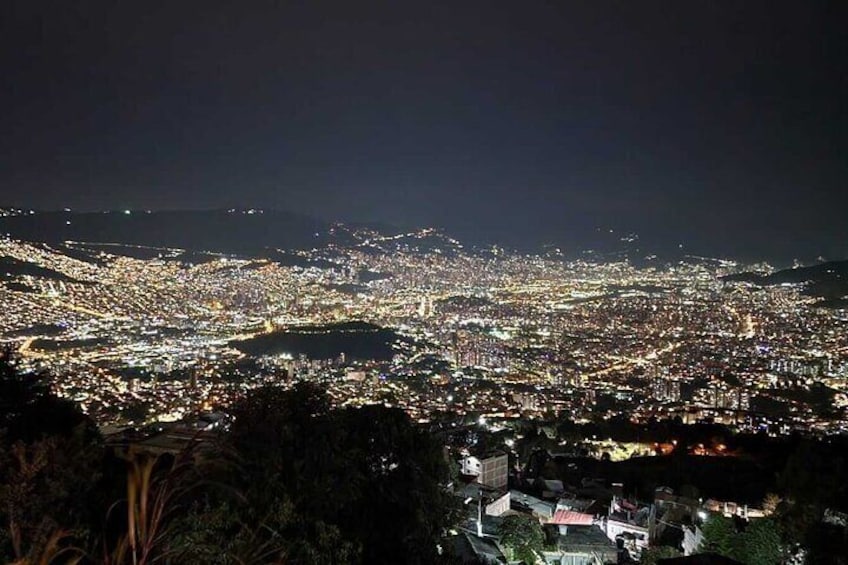Private Night Tour of the Best Viewpoints in Medellín
