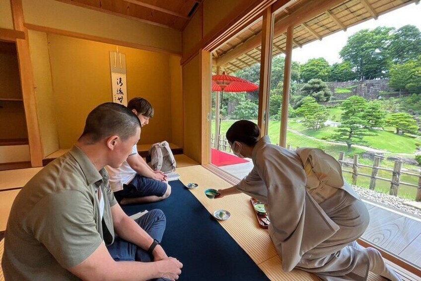 Full-Day Tour from Kanazawa: Samurai, Matcha, Gardens and Geisha