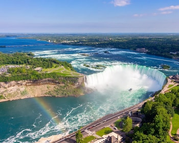 GrayLine: Niagara Falls Day Tour from Toronto with Boat (2B)