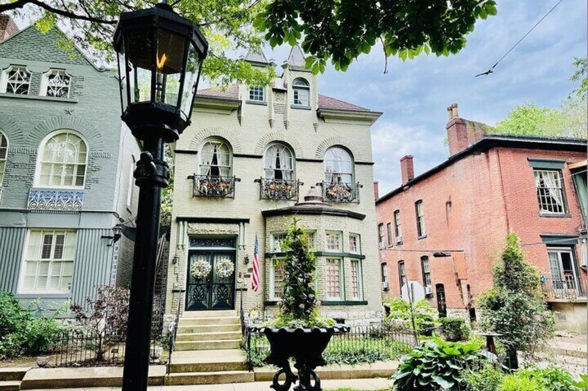Explore Old Louisville's highlights and hidden pedestrian-only walking alleys like Belgravia Court on this introduction to the heart of the Victorian neighborhood.