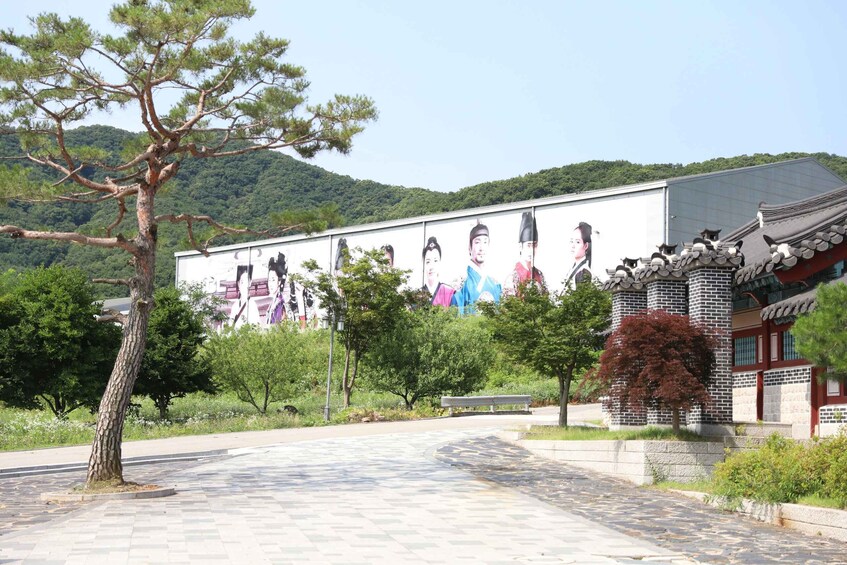 Picture 3 for Activity From Seoul: Half-Day MBC Dae Jang Geum Park Transfer