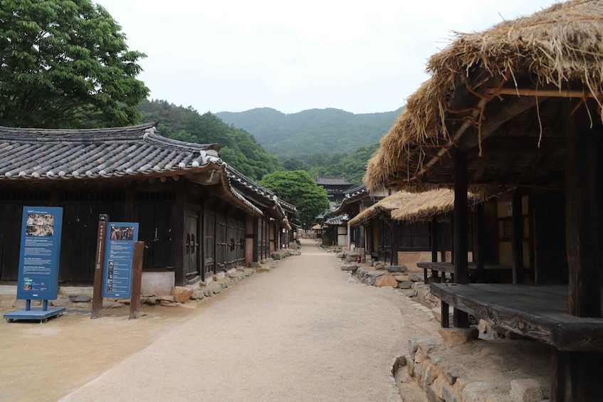 Picture 7 for Activity From Seoul: Half-Day MBC Dae Jang Geum Park Transfer