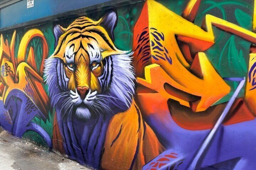 3 Hours Private Morning Market and Art Tour in Phnom Penh