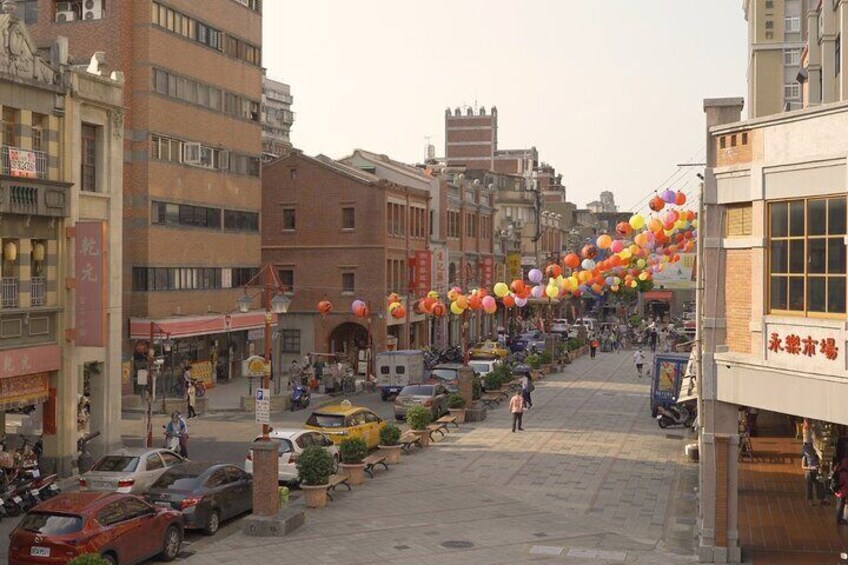 2-Hours Private Dadaocheng Walking Tour