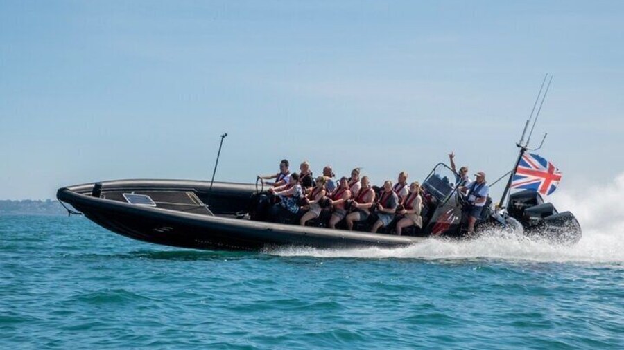30-Minute Raptor RIB Ride Activity in Torquay