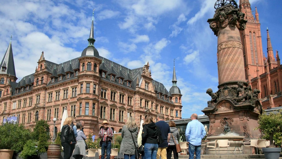 Wiesbaden: Humorous stories and history