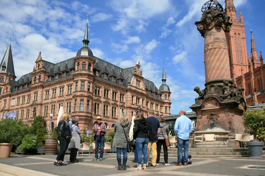 Wiesbaden: Humorous stories and history