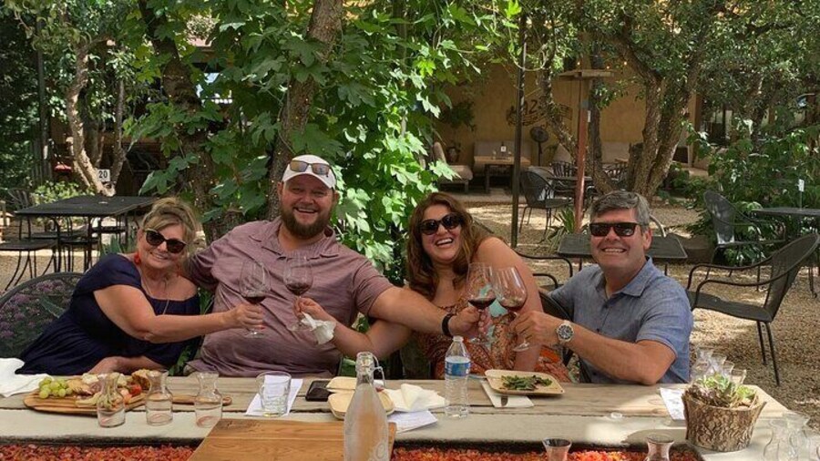 CHEERS to great wine and good friends!