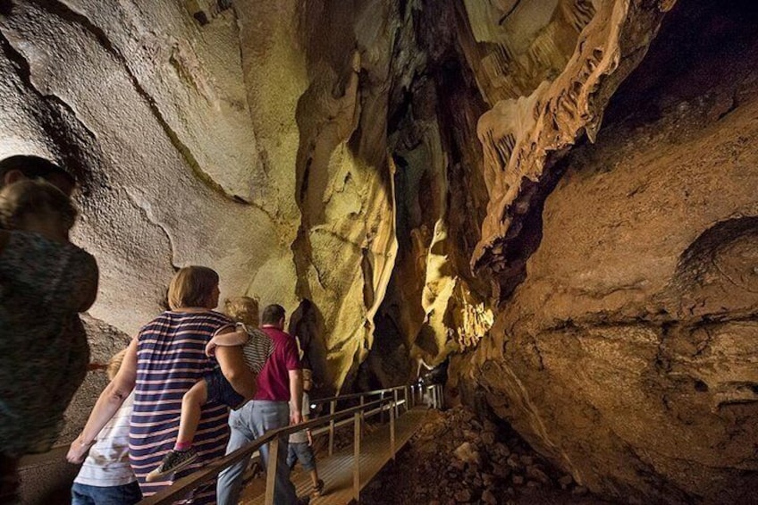 Cutta Cutta Caves
