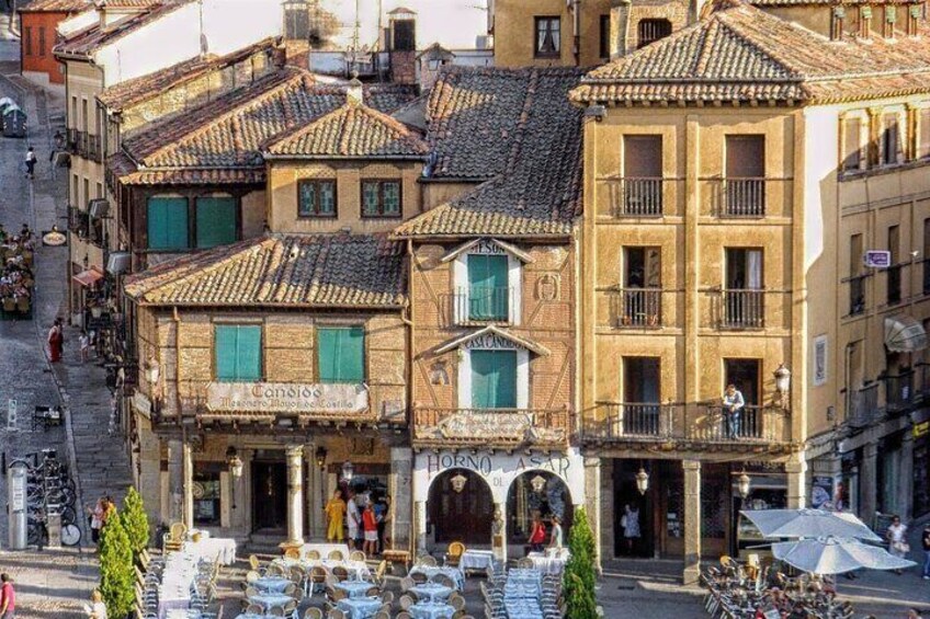 Private Walking Tour Old Town including Castle in Segovia