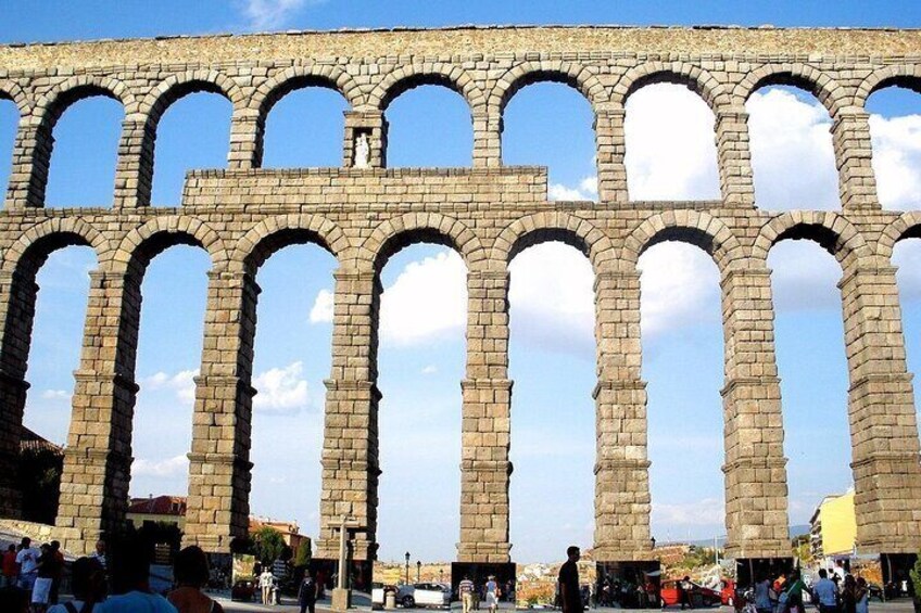 Private Walking Tour Old Town including Castle in Segovia