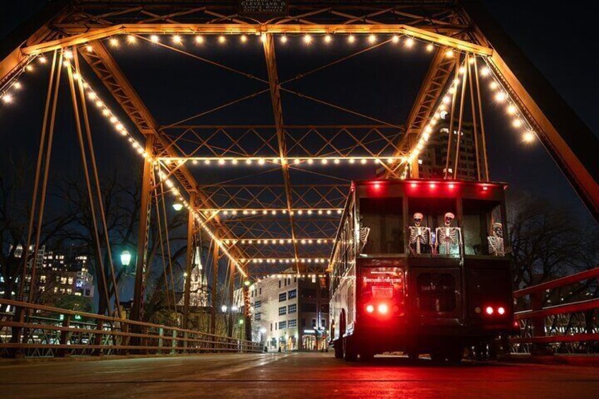 Candlelight Ghost Trolley Tour in Minneapolis