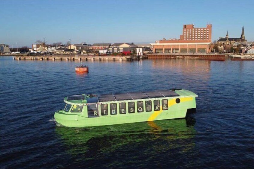 2 Hour Dinner Cruise in North America by Solar Boat 