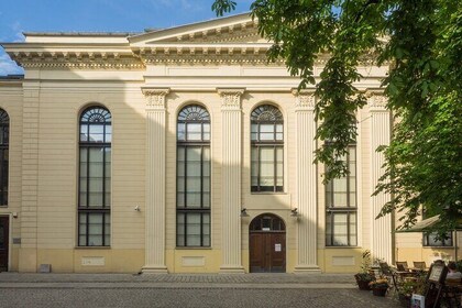 Wroclaw Jewish History Tour with Synagogue and Cemetery