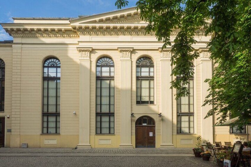 Wroclaw Jewish History Tour with Synagogue and Cemetery