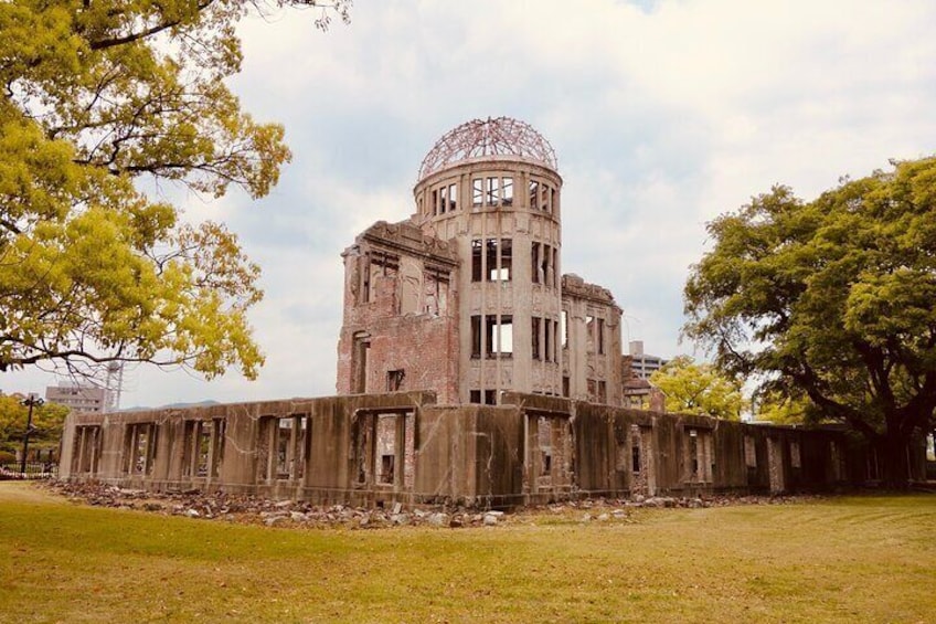 1-Day Private Sightseeing Tour in Hiroshima and Miyajima Island
