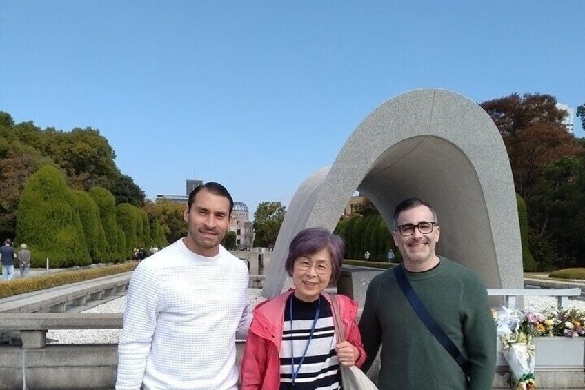 1-Day Private Sightseeing Tour in Hiroshima and Miyajima Island
