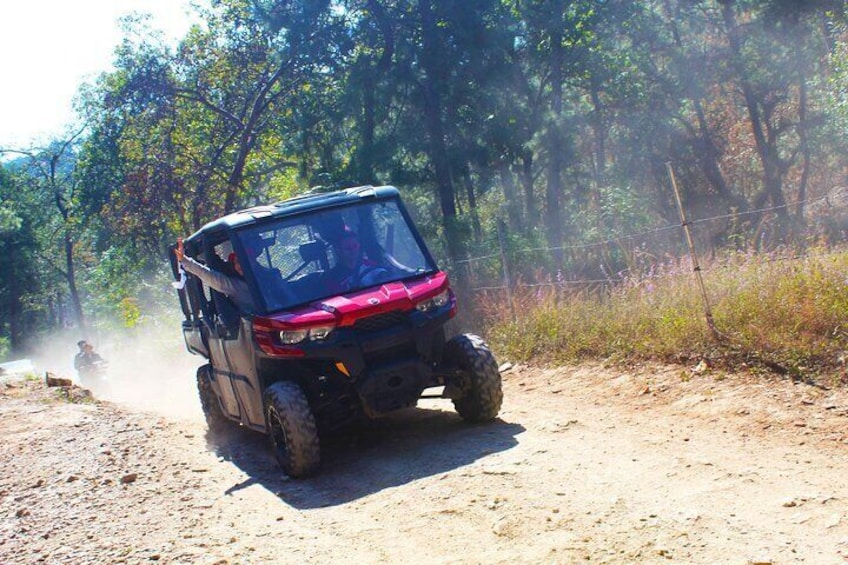 Private Guided Adventure in 4x4 Car to Waterfall in Valle de Bravo
