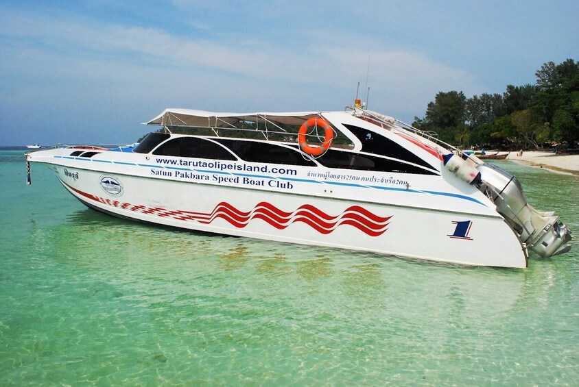 Travel from Koh Kradan to Koh Mook by Satun Pakbara Speed Boat