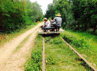 Dari Siem Reap: Perjalanan Pribadi Sehari dengan Kereta Bambu & Gua Pembunu...