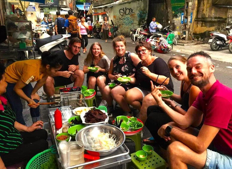 Siem Reap Street Foods Tour by Tuk Tuk with Personal Guide