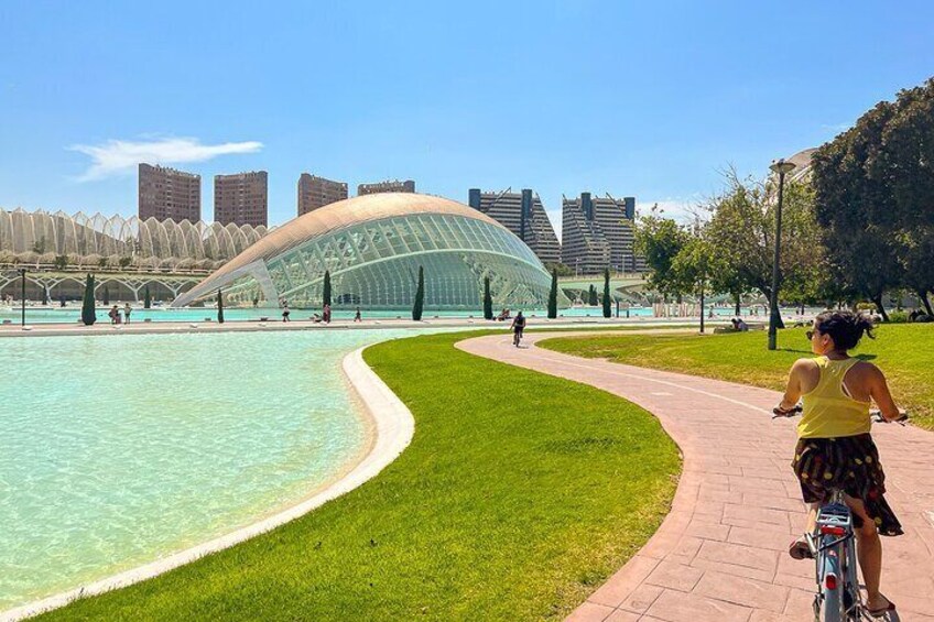 Historical Bike Tour in the city of Valencia