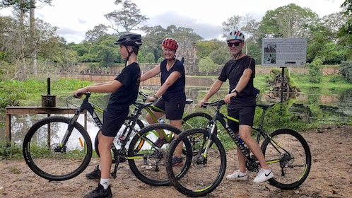 Tour privado en bicicleta por Angkor What