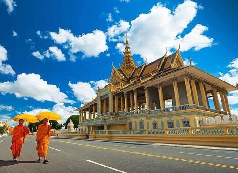 Phnom Penh City tour & Koh Dach Silk Island Private Day Tour