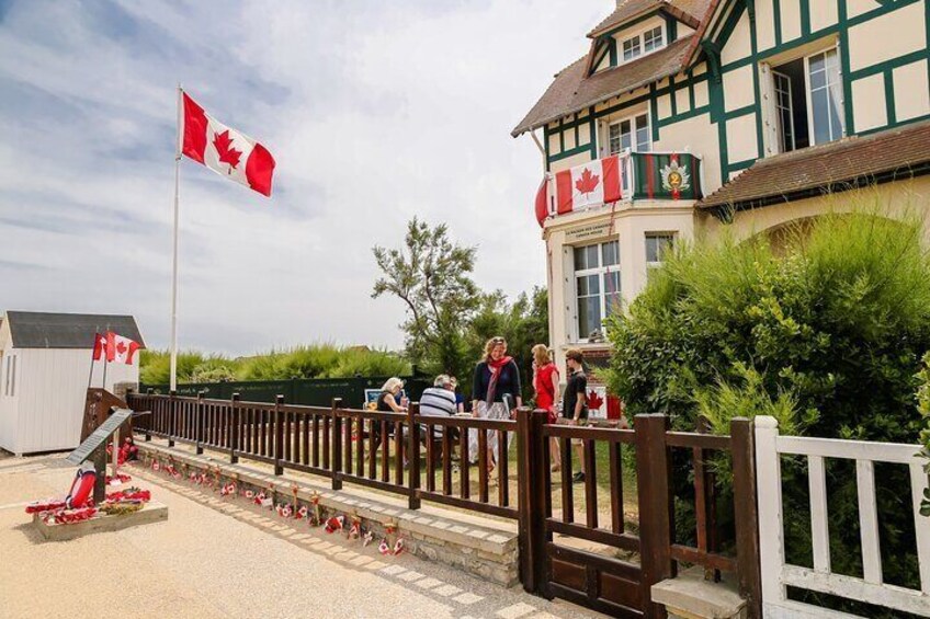 Normandy D-Day Beaches Private Tour from Honfleur with Pickup