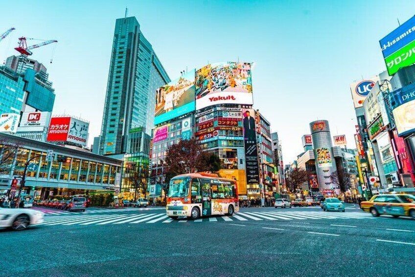 Tokyo Escapade: A Bespoke Layover Experience in Luxury SUV