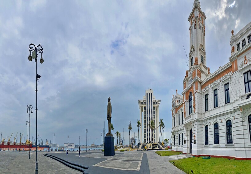 Veracruz Hop-on Hop-off City Tour plus Aquarium