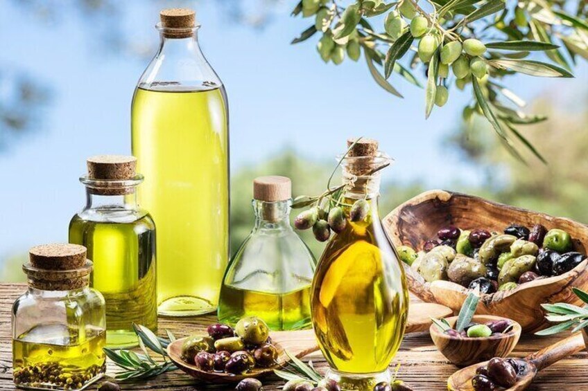 Tasting of Provençal olive oils, flavored with lemon and basil