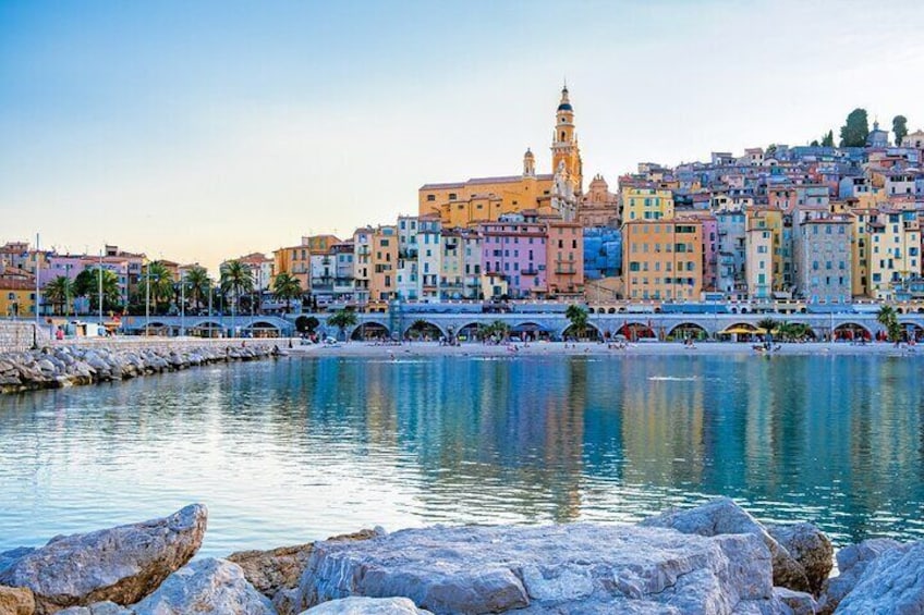 Discover Menton throughout a varied culinary experience inspired by both Provençal and Italian cuisines!