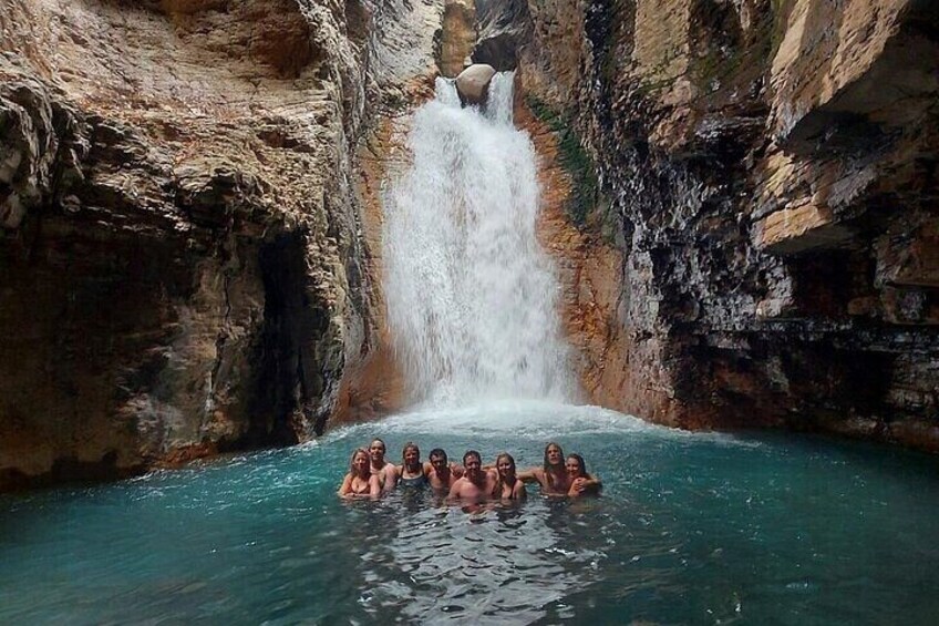 Private Tour To La Leona Waterfall With Lunch Included