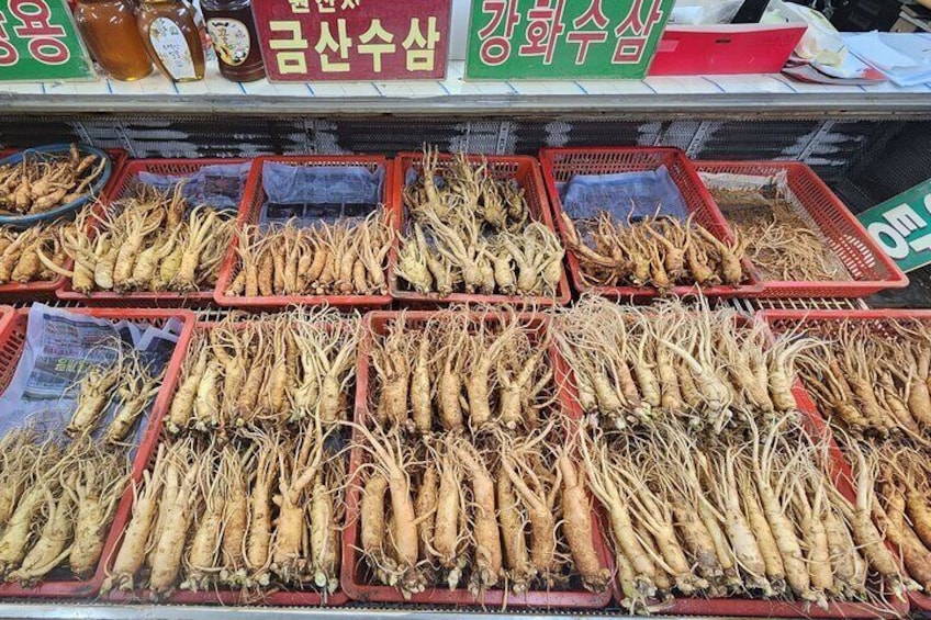 Korean Shamanism Walking Experience and Shopping in Seoul