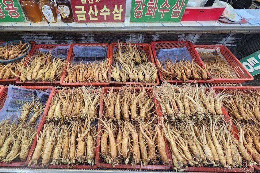 Korean Shamanism Walking Experience and Shopping in Seoul