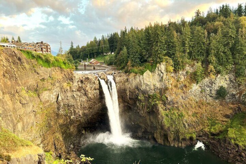 The Best of Seattle and Majestic Snoqualmie Waterfalls in one day