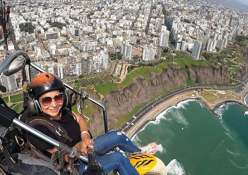 Picture 4 for Activity Lima: Paragliding Flight Over Costa Verde