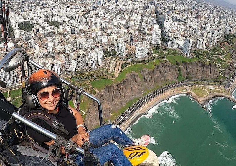 Picture 4 for Activity Lima: Paragliding Flight Over Costa Verde