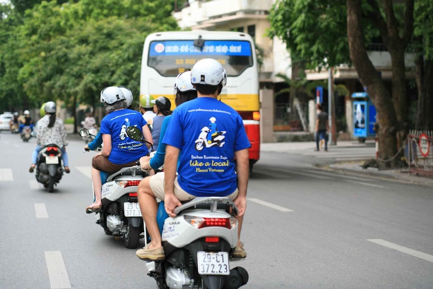 Hanoi Motorbike Night Street Food Tour to Undetected Sites