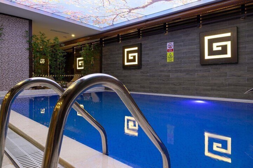 Istanbul: Private Turkish Bath,Massage , Sauna & Swimming Pool