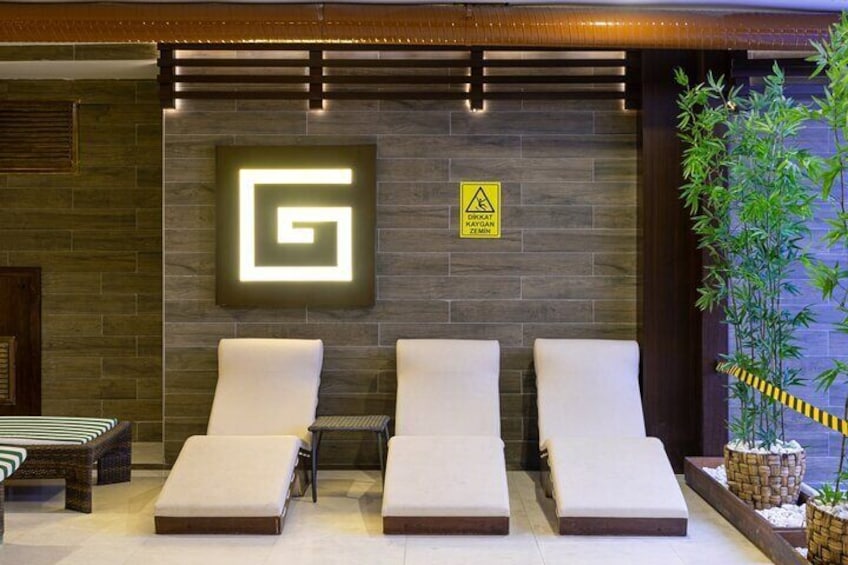 Istanbul: Private Turkish Bath,Massage , Sauna & Swimming Pool