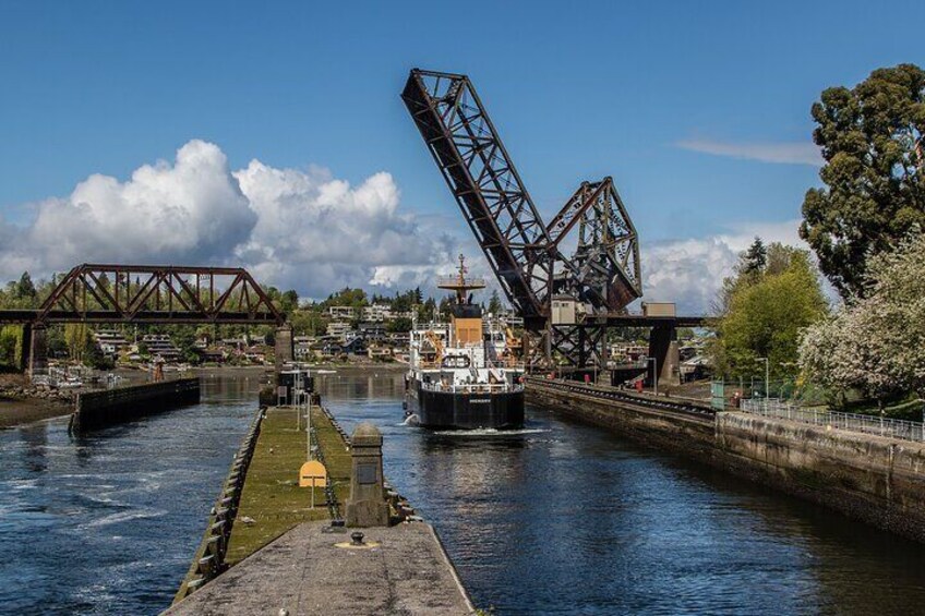 Brewery and Restaurant Tour of Historic Seattle Neighborhood