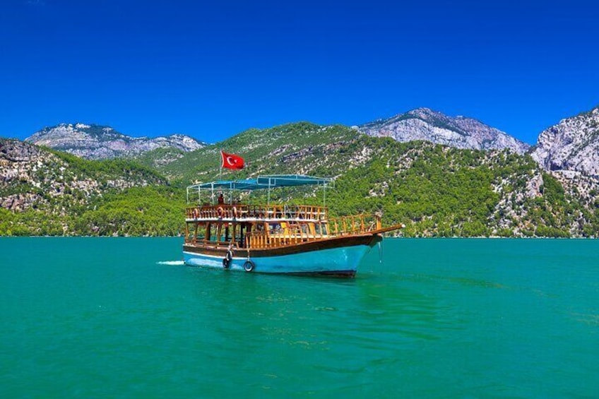 Green Canyon Boat Trip with Lunch and Unlimited Drinks