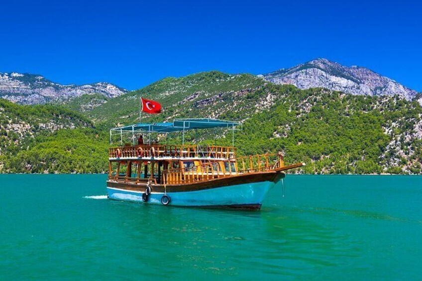 Green Canyon Boat Trip with Lunch and Unlimited Drinks